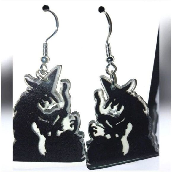 boutique Jewelry - Fun Super cute witches earrings